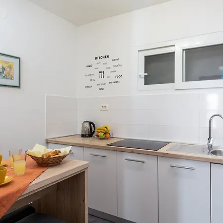 Apartment Mirna *