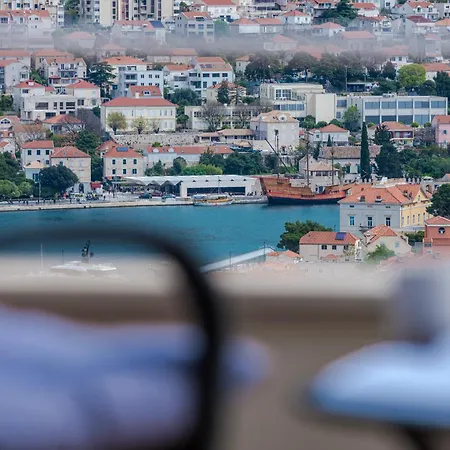 Apartament Mirna *