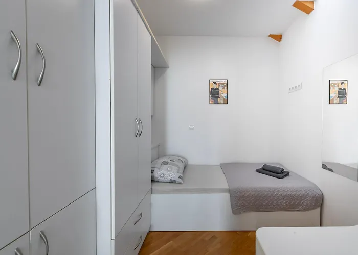 Apartament Mirna