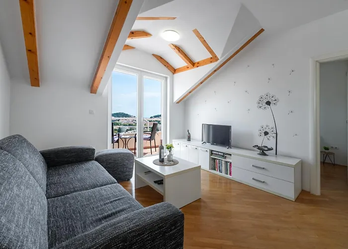 Apartament Mirna
