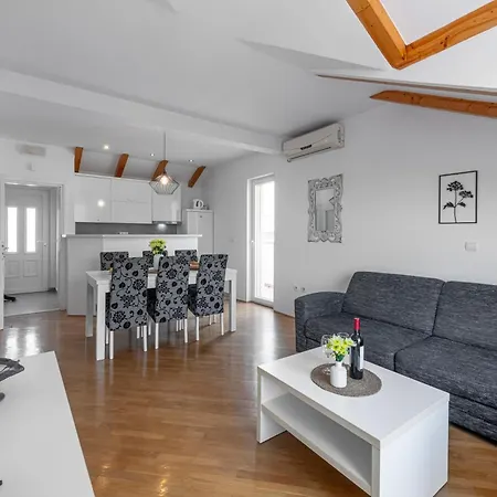 Mirna * ドゥブロブニク