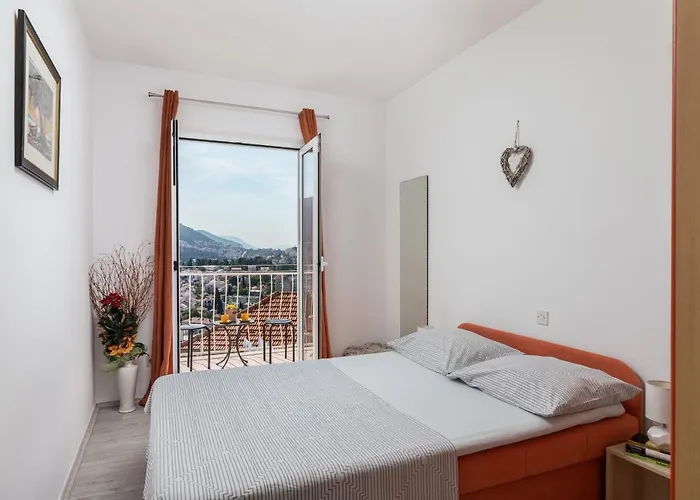 Apartament Mirna *