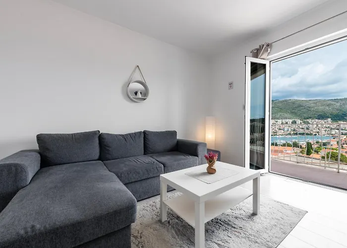 Apartament Mirna